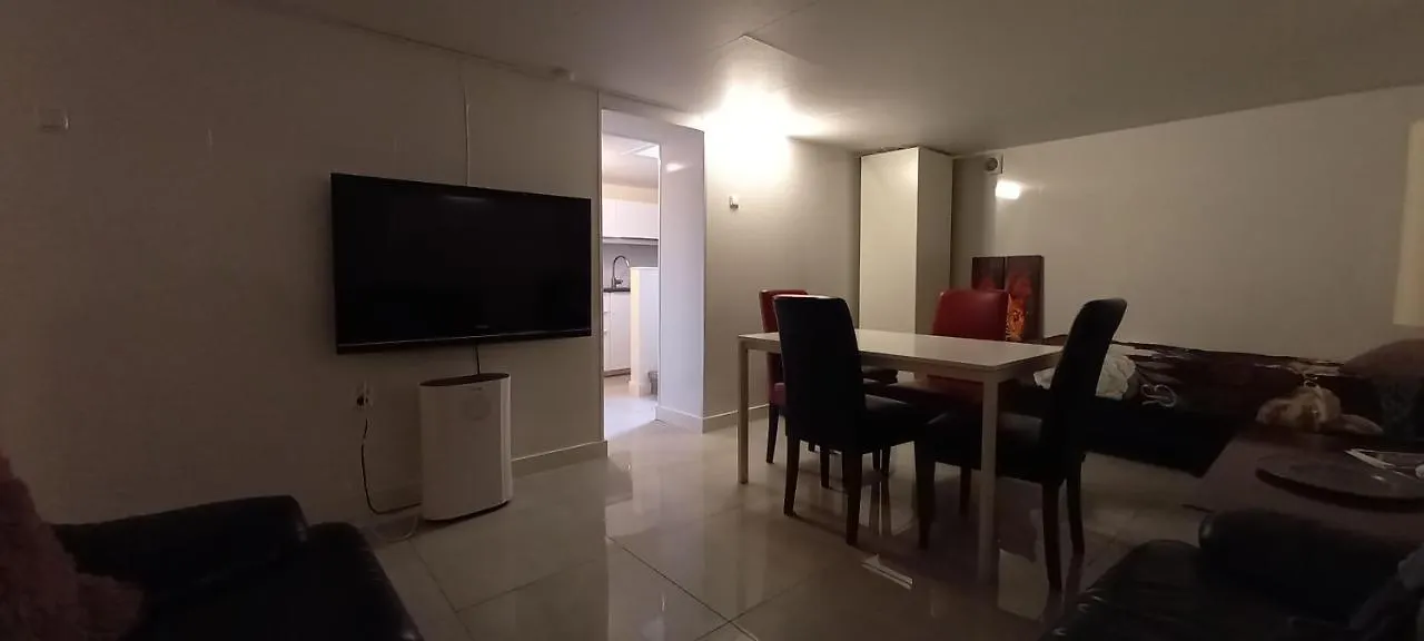 Апартаменты 74 Pijnboomstraat Гаага